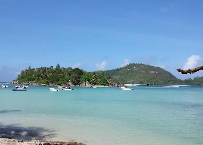 Gigi's Self Catering Apartment Port Glaud