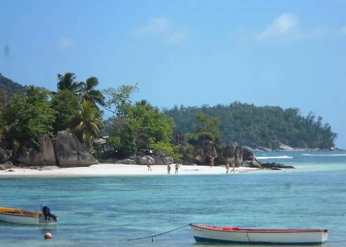 Gigi's Self Catering Apartment Port Glaud