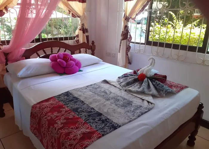 Gigi's Self Catering Apartment Port Glaud